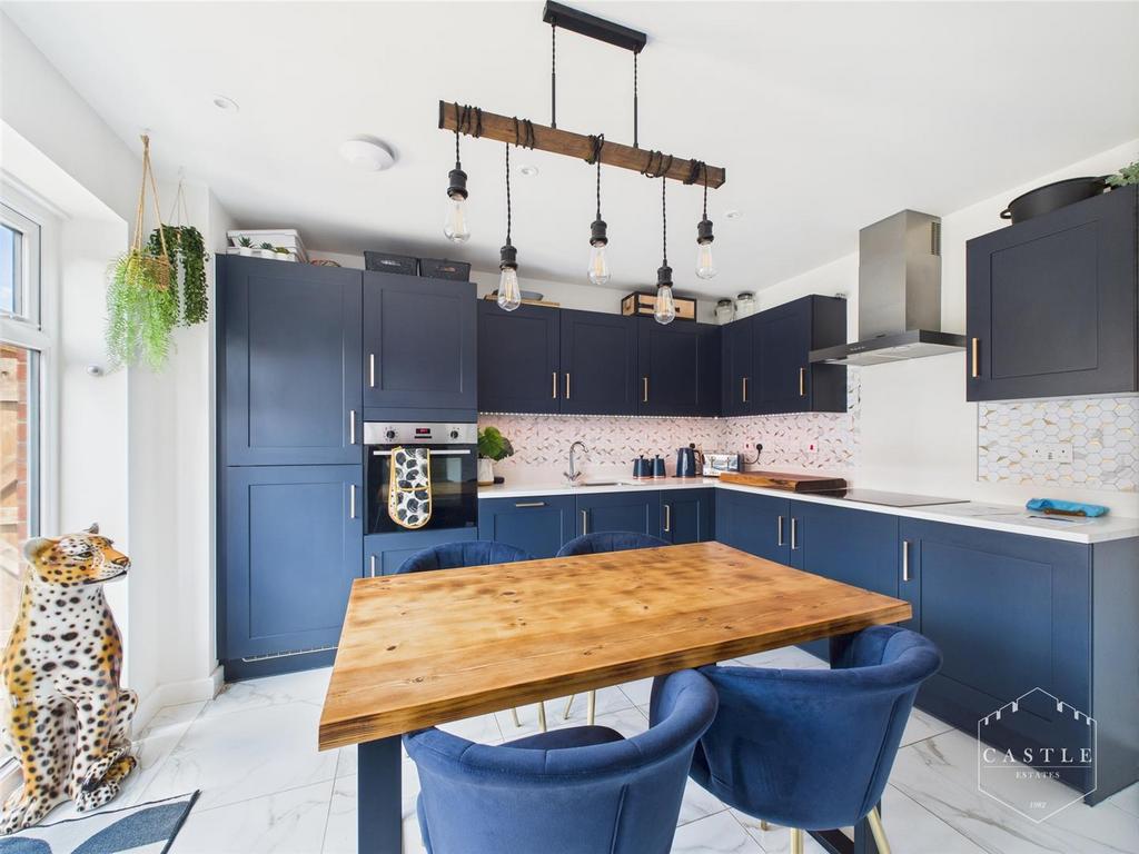 Dining kitchen