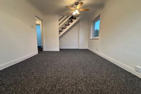 2 bedroom flat to rent, London E11