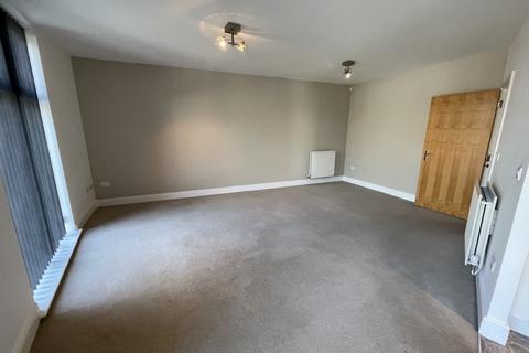 2 bedroom apartment to rent, STOURTON - Stewponey Court