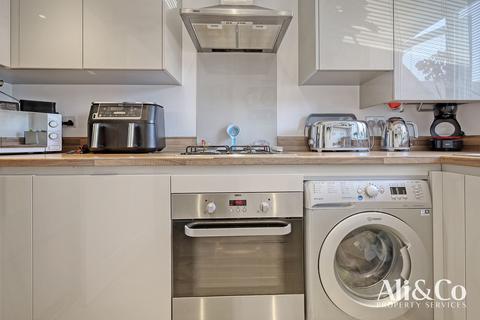 8 Loweswater Way, West Thurrock, Grays, RM20 3BH