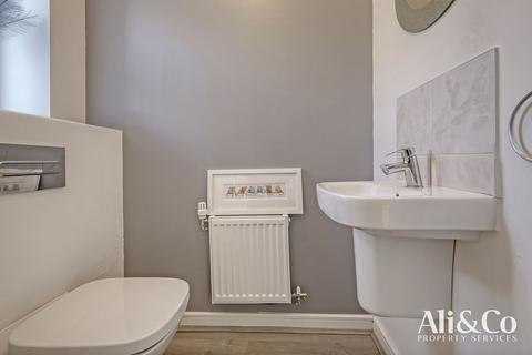 8 Loweswater Way, West Thurrock, Grays, RM20 3BH