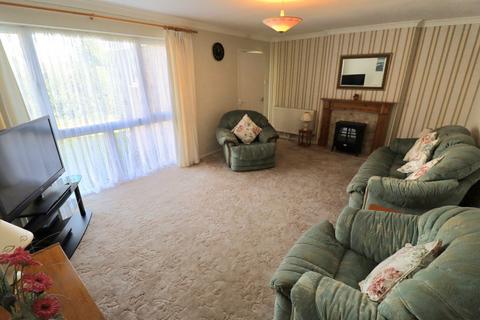 3 bedroom end of terrace house for sale, Glenwood Gardens, Warwickshire CV12