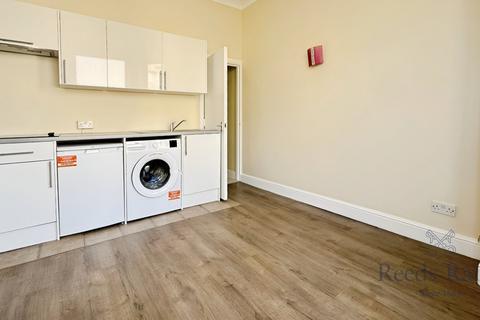 Studio for sale, Blythe Hill, London SE6