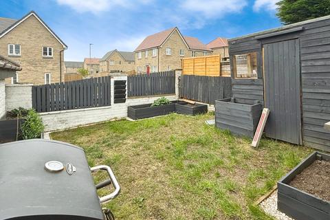 3 bedroom semi-detached house for sale, Fieldhurst Court, Bradford BD4