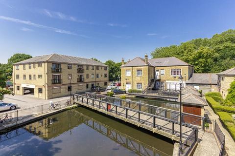 2 bedroom apartment for sale, Wandle Road, Morden SM4