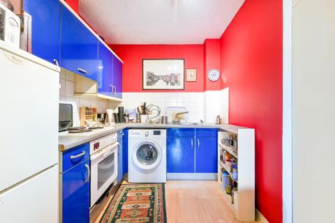 2 bedroom apartment for sale, Wandle Road, Morden SM4