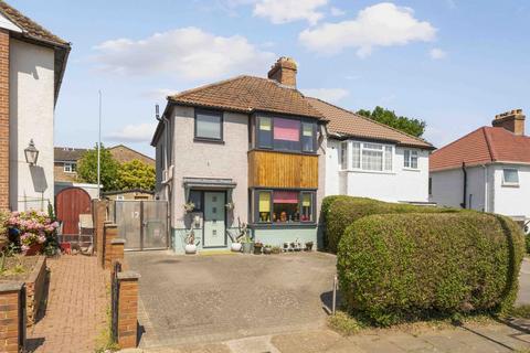 12 Hill Crescent, Surbiton, KT5 8DP