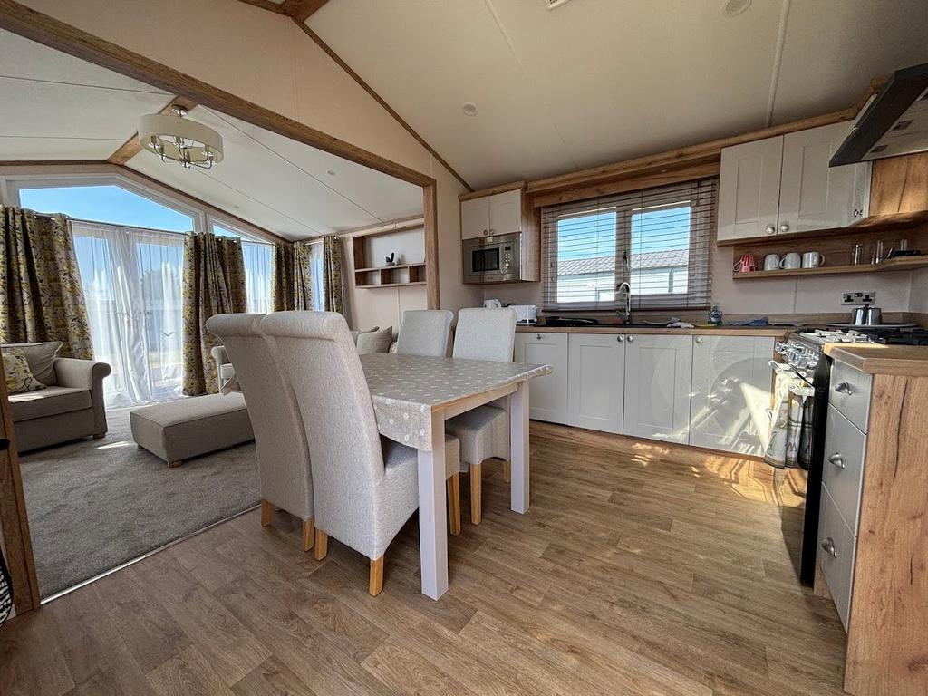Kitchen / Diner
