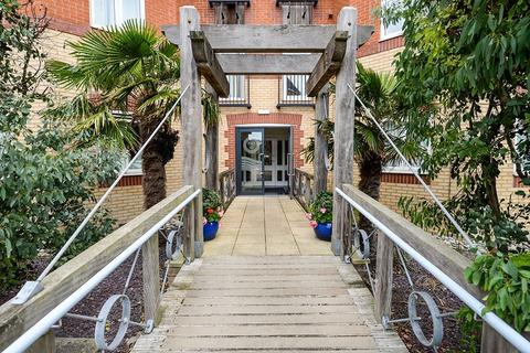 2 bedroom apartment to rent, Quebec Quay, Liverpool L3