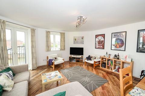 2 bedroom apartment to rent, Quebec Quay, Liverpool L3