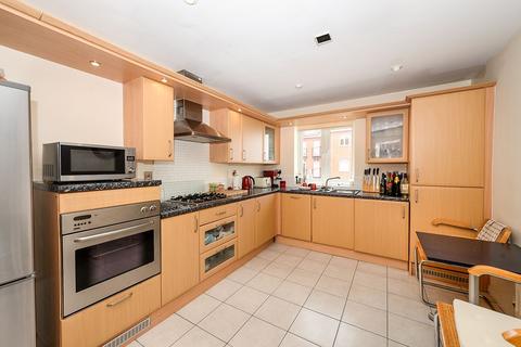 2 bedroom apartment to rent, Quebec Quay, Liverpool L3