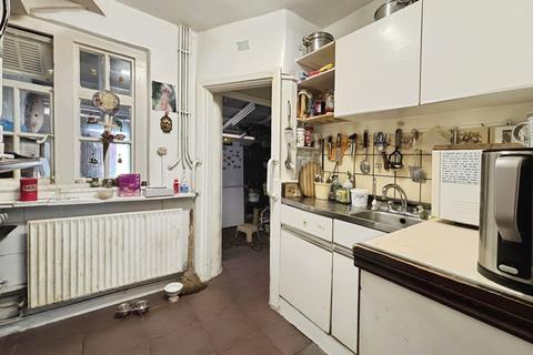 2 bedroom terraced house for sale, Botha Road, London E13