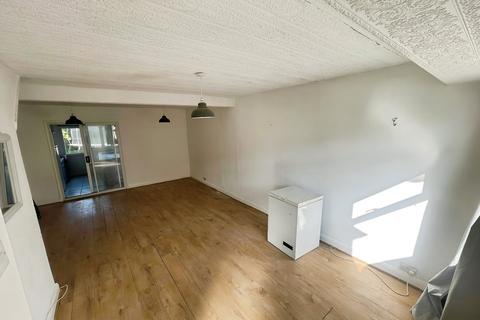undefined, Third Avenue, Dagenham RM10