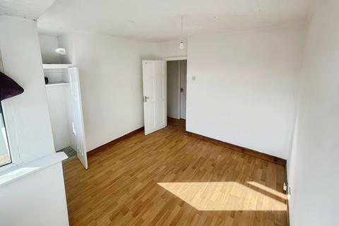 undefined, Third Avenue, Dagenham RM10