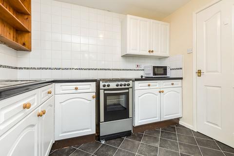 2 bedroom apartment to rent, Longley Close, Preston PR2