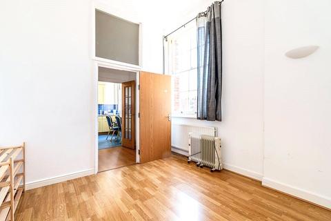 2 bedroom flat to rent, Gunwharf Quays, Hampshire PO1