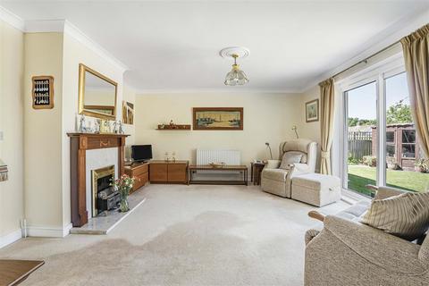 14 Edis Way, Foxton, Cambridge, CB22 6RW