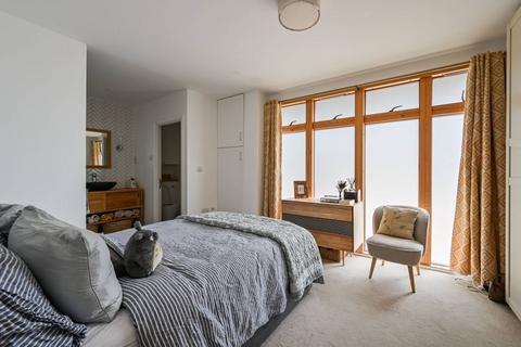 2 bedroom flat for sale, Three Mill Lane, London E3