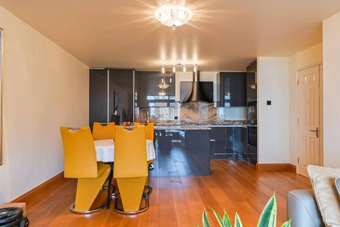 2 bedroom flat to rent, Sheerness Mews, Gallions Reach, London, E16