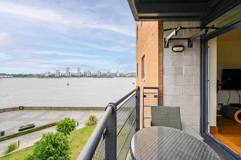 2 bedroom flat to rent, Sheerness Mews, Gallions Reach, London, E16