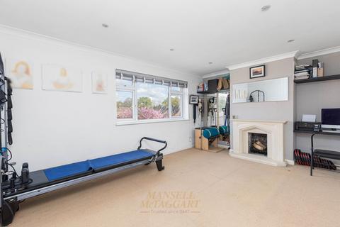 2 bedroom maisonette for sale, Fairlawns, Horley RH6