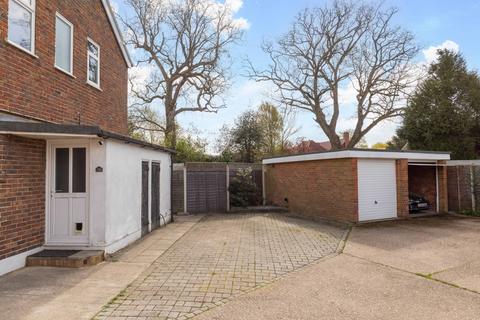 undefined, Fairlawns, Horley RH6