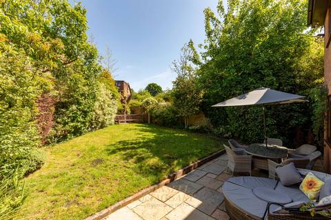 4 bedroom detached house for sale, Knighton Close, Crawley RH10