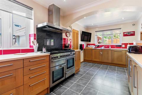 4 bedroom detached bungalow for sale, Offington Drive, Worthing