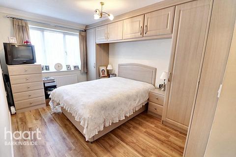 1 bedroom apartment for sale, Stoneleigh Road, Clayhall