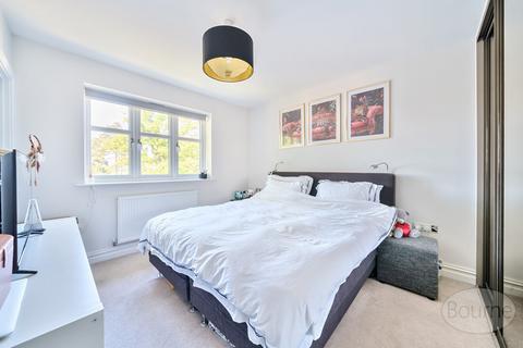 1 Consort Drive, Leatherhead, KT22 0AT