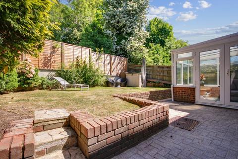 17 Buckingham Drive, East Grinstead, RH19 4RL