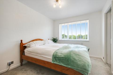17 Buckingham Drive, East Grinstead, RH19 4RL