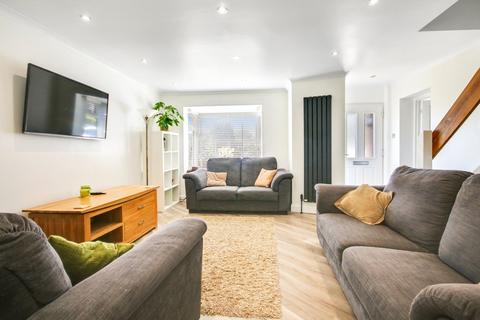 17 Buckingham Drive, East Grinstead, RH19 4RL