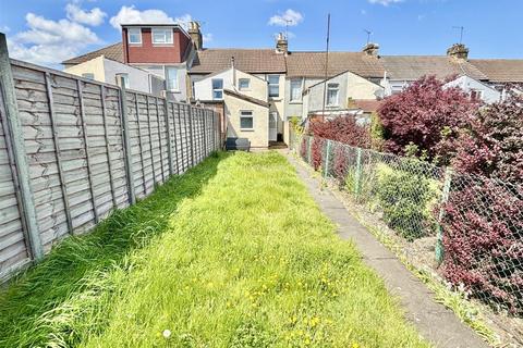 3 bedroom terraced house for sale, Wellington Road, Gillingham