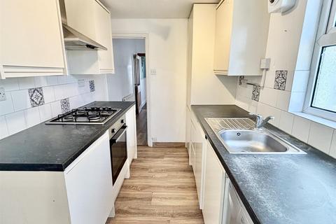 3 bedroom terraced house for sale, Wellington Road, Gillingham