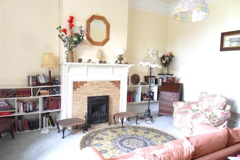 2 bedroom house for sale, Woodvale Road, Cowes PO31