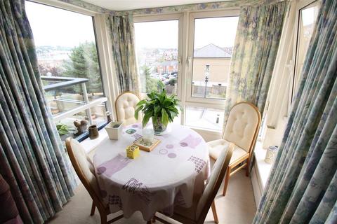 3 bedroom apartment for sale, Admiral Gardens, Cowes PO31