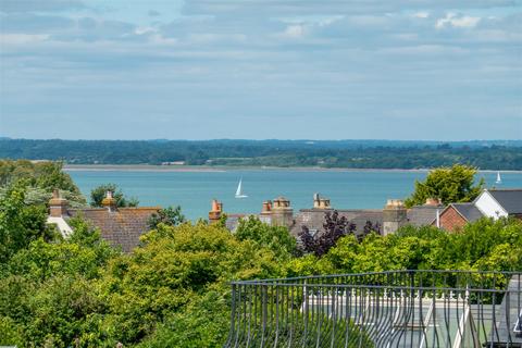 3 bedroom detached house for sale, Worsley Road, Gurnard PO31