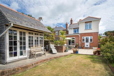 3 bedroom detached house for sale, Worsley Road, Gurnard PO31