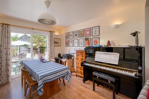3 bedroom detached house for sale, Worsley Road, Gurnard PO31