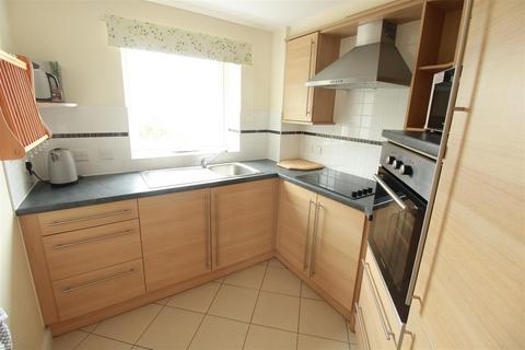 1 bedroom apartment for sale, Foxes Road, Newport PO30