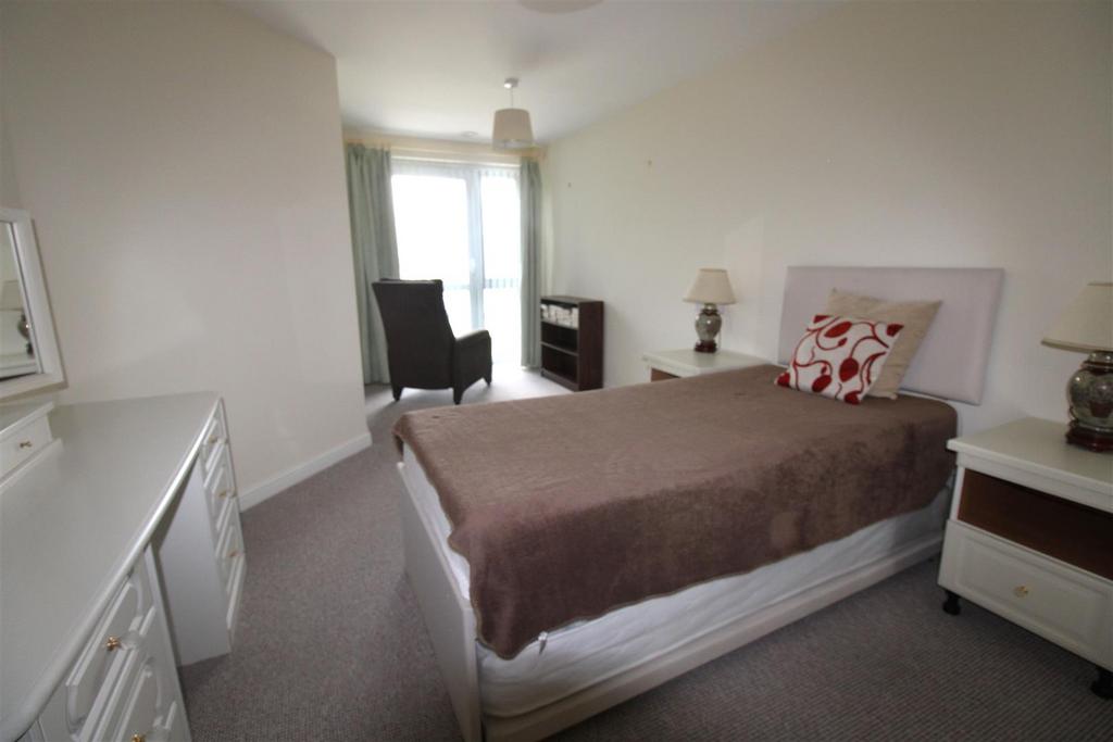 Bed2.JPG