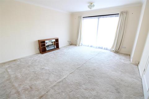 2 bedroom bungalow for sale, Fairlee Road, Newport PO30