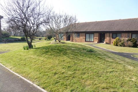 2 bedroom bungalow for sale, Fairlee Road, Newport PO30