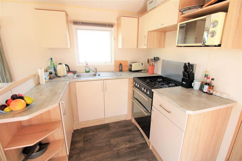 Kitchennew2.jpg