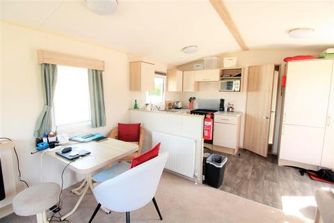 2 bedroom bungalow for sale, Main Road, Rookley PO38