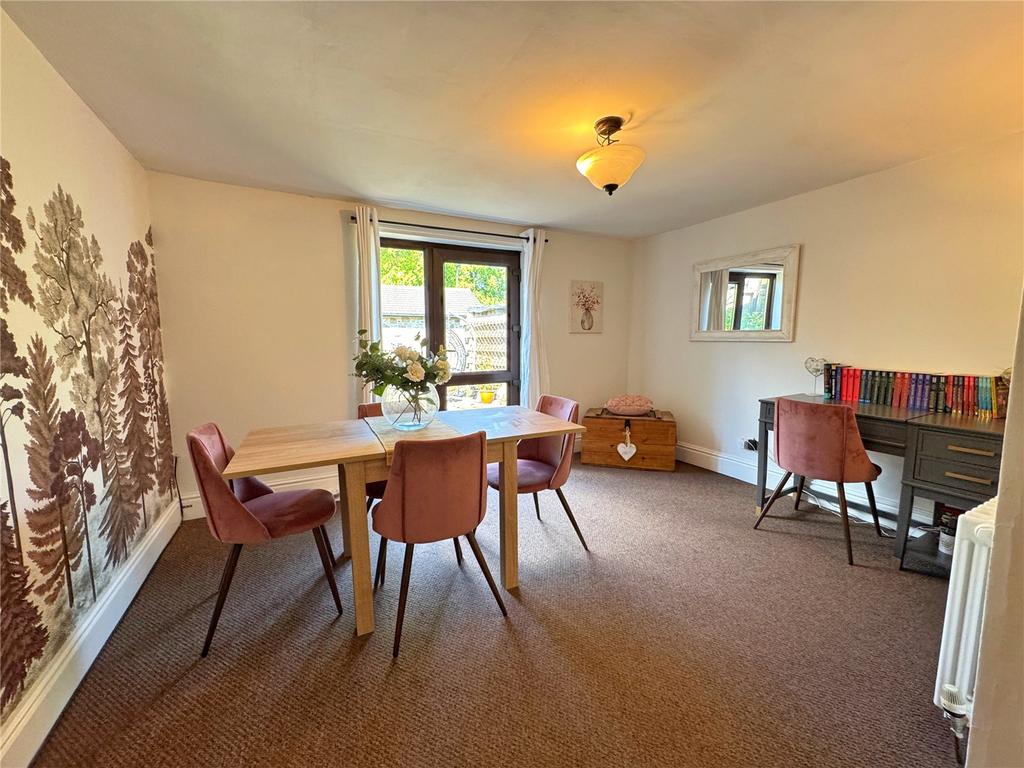 Sitting / Dining Rm