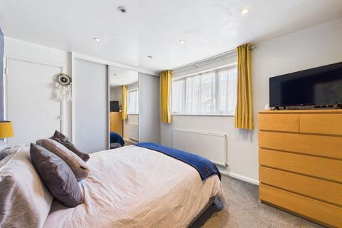 5 Stanley Crescent, Gravesend, DA12 5SZ