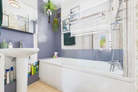5 Stanley Crescent, Gravesend, DA12 5SZ