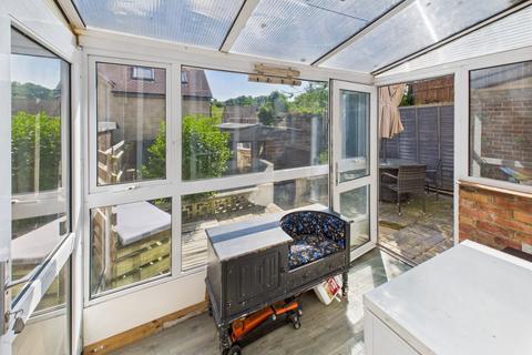 5 Stanley Crescent, Gravesend, DA12 5SZ